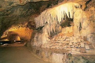 Les grottes pétrifiantes à Savonnières